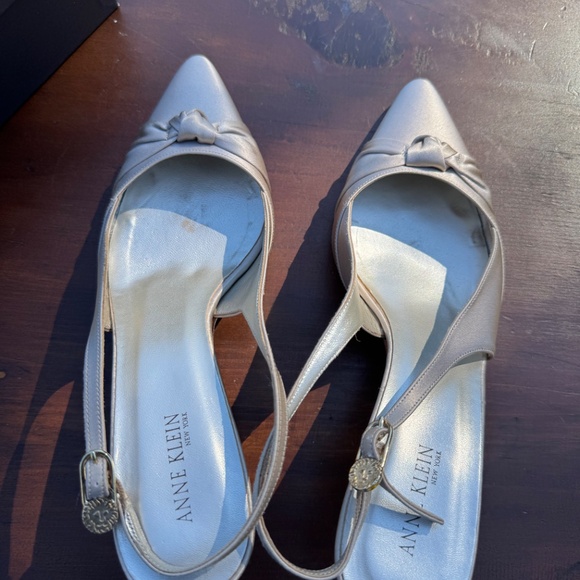 Anne Klein satin slingback kitten heel pumps - Picture 2 of 8